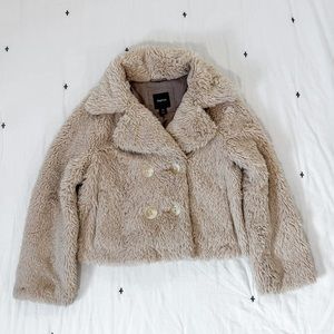 GAP Kids Little Girls Faux Fur coat | Size 6-7 | EUC, maybe worn 3xs